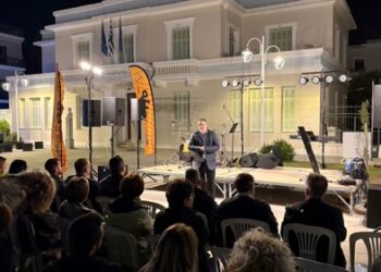 Το Μεσολόγγι υποδέχθηκε τους πρωτοετείς φοιτητές με γιορτή στην κεντρική πλατεία