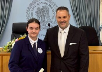 Ο Δήμαρχος Ιερής Πόλης Μεσολογγίου Σπύρος Διαμαντόπουλος βράβευσε τους πρωτεύσαντες των Πανελλαδικών Εξετάσεων