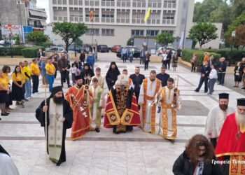 Σε πανηγυρική ατμόσφαιρα το Αγρίνιο υποδέχθηκε το Λείψανο του Αγίου Δημητρίου