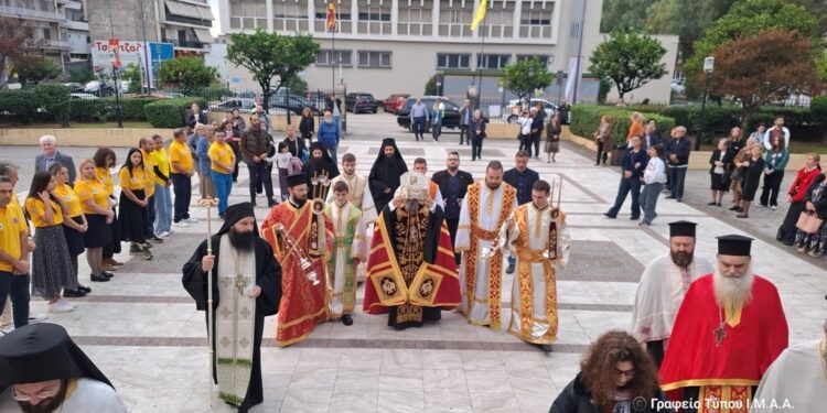 Σε πανηγυρική ατμόσφαιρα το Αγρίνιο υποδέχθηκε το Λείψανο του Αγίου Δημητρίου