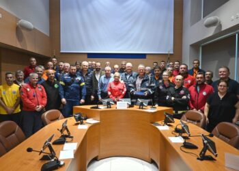 Προσφορά 130 στολών πυρόσβεσης στις εθελοντικές οργανώσεις της Δυτικής Ελλάδας