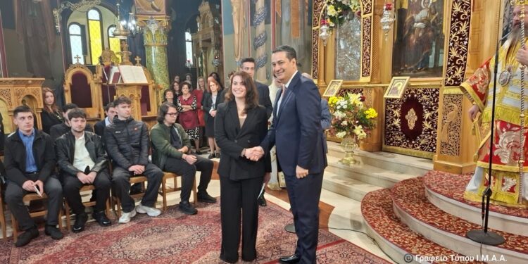 Αγρίνιο:10 Αιτωλοακαρνάνες πρωτοετείς φοιτητές και φοιτήτριες παρέλαβαν υποτροφίες από την Μητρόπολη