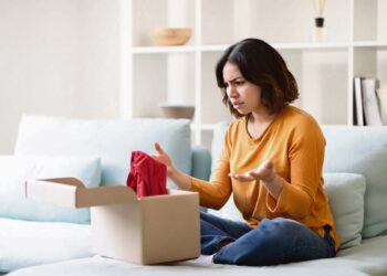 ΕΚΠΟΙΖΩ: «Βούλιαξε» από τις καταγγελίες καταναλωτών – Χαρακτηριστικά παραδείγματα