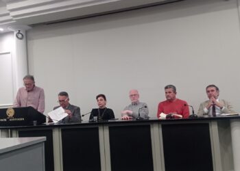 Στο κατάμεστο αμφιθέατρο “Αντώνης Τρίτσης” η παρουσίαση του βιβλίου του Πάνου Κατσούλη “Μεσολόγγι Πόλη της Οικουμενικότητας”