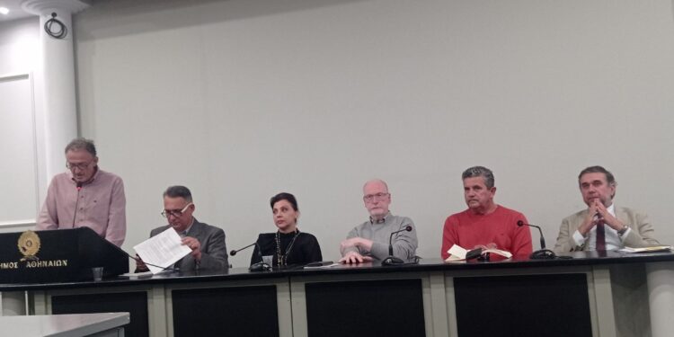 Στο κατάμεστο αμφιθέατρο “Αντώνης Τρίτσης” η παρουσίαση του βιβλίου του Πάνου Κατσούλη “Μεσολόγγι Πόλη της Οικουμενικότητας”