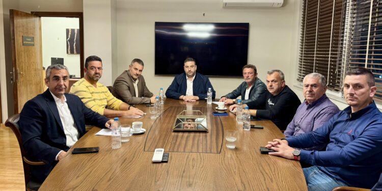 Νέα συνάντηση του Αντιπεριφερειάρχη στο Μεσολόγγι για την αντιμετώπιση της παράνομης μετακίνησης ζώων και ζωοτροφών, λόγω ευλογιάς