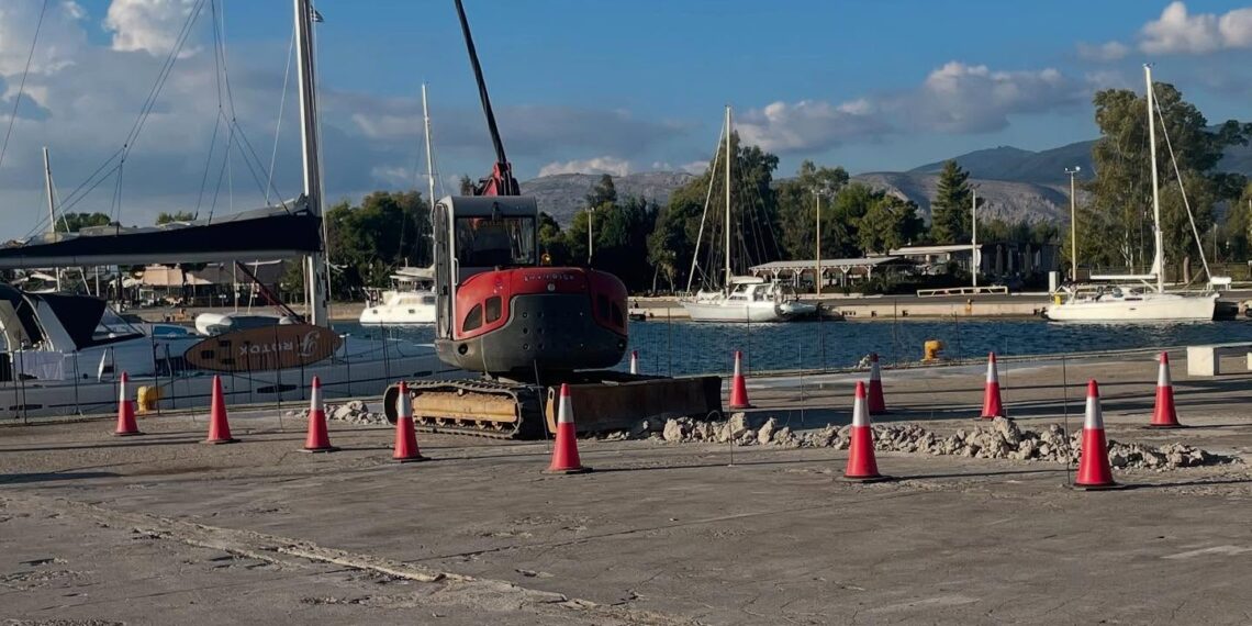 Ξεκίνησαν οι εργασίες για την τοποθέτηση των pillars (παροχών ρεύματος και νερού) στο λιμάνι Μεσολογγίου!