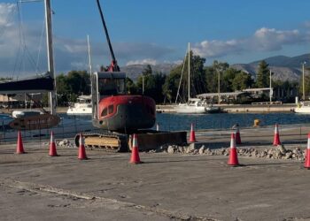 Ξεκίνησαν οι εργασίες για την τοποθέτηση των pillars (παροχών ρεύματος και νερού) στο λιμάνι Μεσολογγίου!