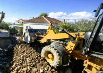 Καλύπτεται ο κρατήρας στις Φυτείες Αιτωλοακαρνανίας – Σε εξέλιξη οι εργασίες αποκατάστασης από την καθίζηση (ΦΩΤΟ)