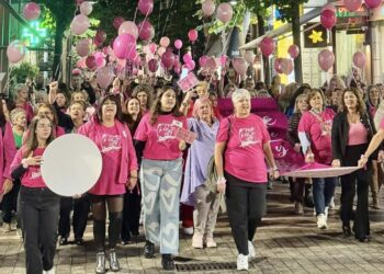 Ο Όμιλος ΥΓΕΙΑ προσέφερε μπλουζάκια στη δράση του Κοινωνικού Ιατρείου του Δήμου Αγρινίου