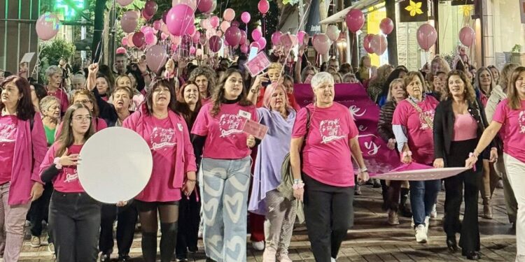 Ο Όμιλος ΥΓΕΙΑ προσέφερε μπλουζάκια στη δράση του Κοινωνικού Ιατρείου του Δήμου Αγρινίου