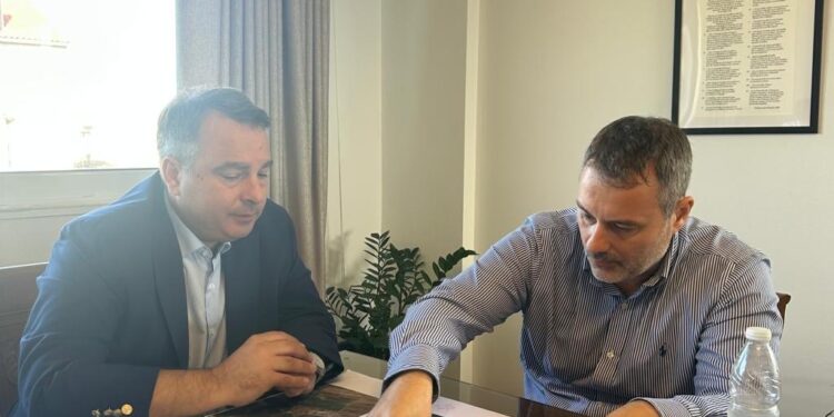 Συνάντηση Παπαθανάση – Διαμαντόπουλου για την άμεση αποκατάσταση των ζημιών από την κακοκαιρία