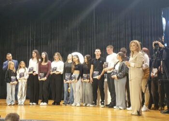 Αγρίνιο: Εκδήλωση Χ. Σταρακά «Τιμούμε τους Πρωταθλητές μας» – Κατάμεστο το Παπαστράτειο (ΦΩΤΟ)