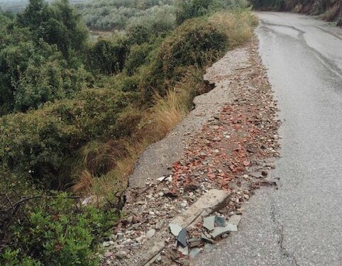 Αγρίνιο: Σε κακή κατάσταση  ο δρόμος από το Καινούργιο προς τον Βλοχό-Αυτοψία του Δήμου στο σημείο