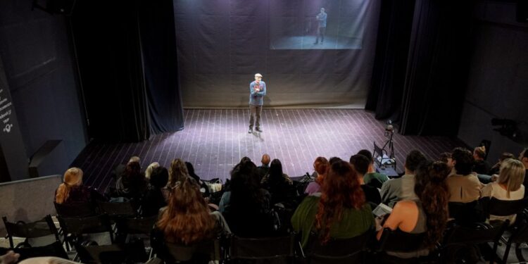 Masterclass Υποκριτικής από την Περιφέρεια Δυτικής Ελλάδας με τον Κώστα Ξυκομηνό