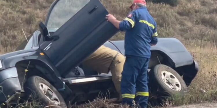 Αμφιλοχία: Ανετράπη αγροτικό στην εθνική οδό