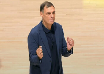 «Τρελαμένος» ο Μπαρτζώκας μετά το μεγάλο «διπλό» του Ολυμπιακού απέναντι στη Μακάμπι! (vid)