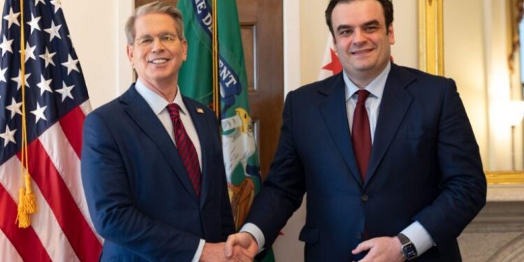 Συνάντηση Πιερρακάκη – Μπέσεντ στην Ουάσινγκτον με επίκεντρο την ενίσχυση των διατλαντικών εμπορικών σχέσεων