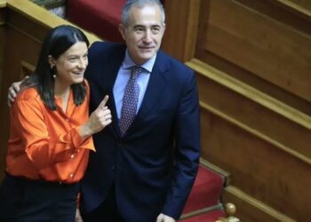 Ψηφίστηκε στη Βουλή το εργασιακό νομοσχέδιο