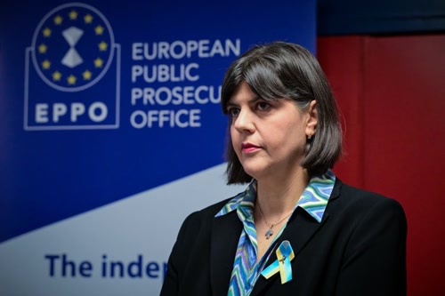 Λάουρα Κοβέσι: Παντού υπάρχει διαφθορά, όχι μόνο στην Ελλάδα – Άριστη συνεργασία με τις ελληνικές αρχές