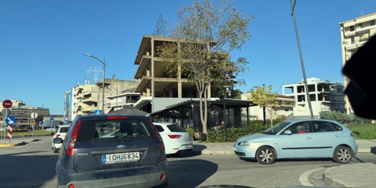 Αγρίνιο: Το μποτιλιάρισμα Κατράκη και Φιλελλήνων το πρωί απαιτεί παρέμβαση