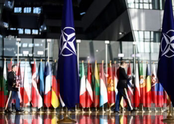 ΝΑΤΟ: Αναθεώρηση κανόνων εμπλοκής μετά τις ρωσικές παραβιάσεις – Συνάντηση υπουργών Άμυνας στις Βρυξέλλες