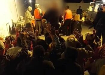 Κρήτη: Επιχείρηση διάσωσης μεταναστών στους Καλούς Λιμένες – Μεταφέρθηκαν στο Ρέθυμνο