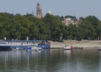 Σερβία: Σκάφος ανατράπηκε στον Δούναβη – Ένας νεκρός και τρεις αγνοούμενοι