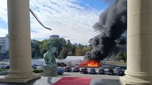 Συναγερμός στο Βελιγράδι: Πυροβολισμοί έξω από το Κοινοβούλιο