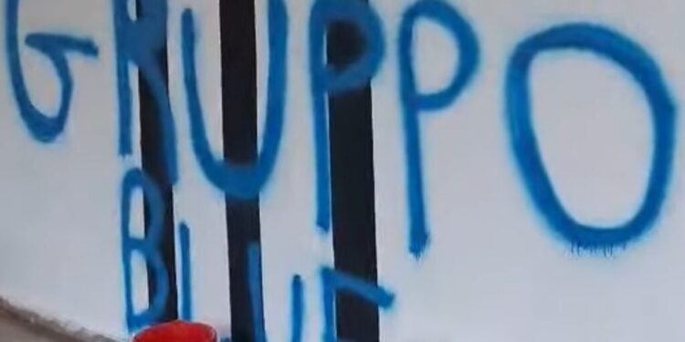 Bανδαλισμός με σπρέι στο γήπεδο Καλυβίων