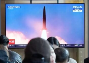 Βόρεια Κορέα: Εκτοξεύει βαλλιστικούς πυραύλους πριν τη σύνοδο APEC με συμμετοχή Τραμπ