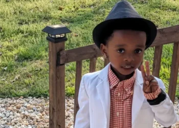 Σοκ:Νεκρός 7χρονος σε αυτοκίνητο – Το κεφάλι του σφήνωσε στο παράθυρο…