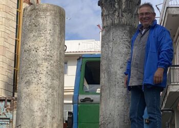 Επανατοποθέτηση μαρμάρινων κιόνων του προϋφιστάμενου ναού της Ζωοδόχου Πηγής στο πλαίσιο του έργου Open Mall