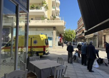 Αγρίνιο: Τροχαίο με τραυματισμό δικυκλιστή, σε διασταύρωση – “καρμανιόλα” (ΦΩΤΟ – ΒΙΝΤΕΟ)