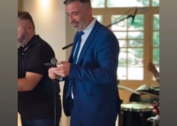 Το ‘ριξε στο τραγούδι ο Πάνος Μαρνέζος και τα πήγε μια χαρά!