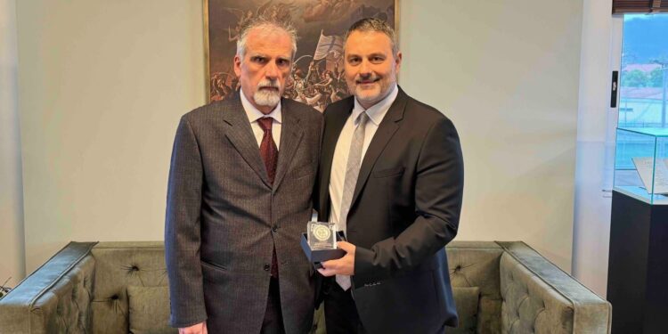 Βράβευση του Καθηγητή Αριστογιάννη Γαρμπή από τον Δήμο Ιερής Πόλης Μεσολογγίου