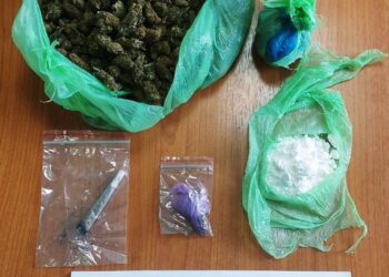 Αγρίνιο: Σύλληψη άνδρα για διακίνηση κοκαΐνης και χασίς (ΦΩΤΟ)
