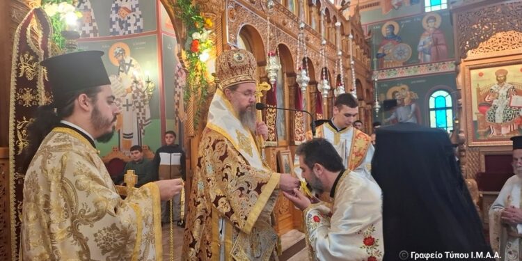 Με λαμπρότητα τα Εγκαίνια του Ι. Ν της Αγίας Βαρβάρας Αγρινίου- οφφίκιο του Πρωτοπρεσβυτέρου στον π. Αναστάσιο Αυγέρη