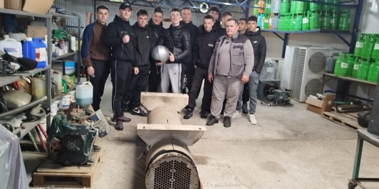 Στο παγοδρόμιο της “Μαγικής Αυλής” οι μαθητές του 1ου ΕΠΑ.Λ. Αγρινίου για πρακτική εκπαίδευση στην ψύξη και κλιματισμό»