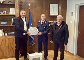 Η Περιφέρεια Δυτικής Ελλάδος παρέδωσε τρεις απινιδωτές