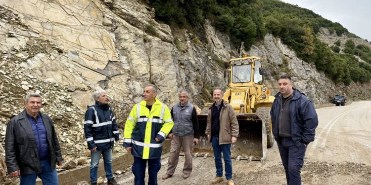 Κατολίσθηση στο δρόμο προς Λαμπίρι!