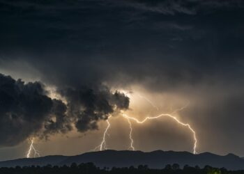Κακοκαιρία “Adel” – Κολυδάς: “Σύννεφο ύψους 11 χιλιομέτρων στην Αιτωλοακαρνανία”