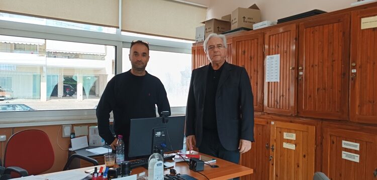 Ο Δημήτρης Τραπεζιώτης στο 6ο Γενικό Λύκειο Αγρινίου με αφορμή το πρόβλημα το οποίο προέκυψε με το σχολικό κτίριο