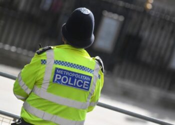 Έκθεση αποκαλύπτει συστημικό ρατσισμό και σεξισμό στην αστυνομία του Λονδίνου