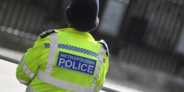 Έκθεση αποκαλύπτει συστημικό ρατσισμό και σεξισμό στην αστυνομία του Λονδίνου