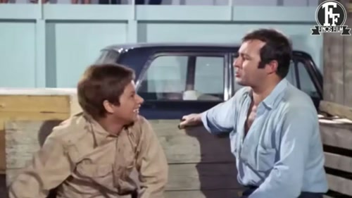 «Μπλακ όπως Φράιντει»: Η Finos Film παρουσιάζει σκηνές με αγαπημένους ηθοποιούς σε… μανία αγορών