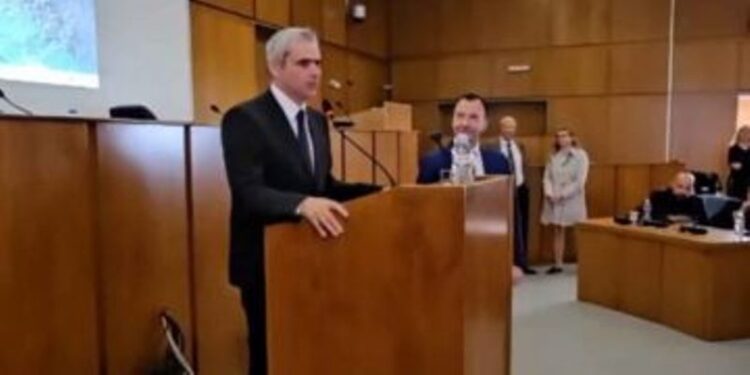 Ο Υφυπουργός Εργασίας Κώστας Καραγκούνης με μαθητές του Πύργου για τη σύγχρονη αγορά εργασίας