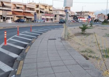 Αγρίνιο: Χρειάστηκαν κολωνάκια για το παρκάρισμα πάνω στον κόμβο Τσίγκα!