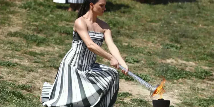 Ξεκίνησε από την Αρχαία Ολυμπία η Ολυμπιακή Φλόγα για Milano Cortina 2026