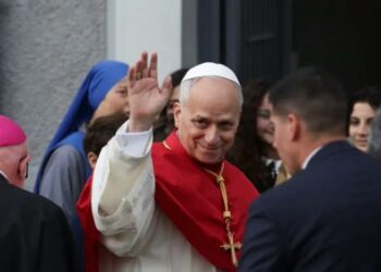 Θερμή υποδοχή στον πάπα Λέοντα στην Κωνσταντινούπολη – Στις 14:30 η κοινή προσευχή με τον Πατριάρχη Βαρθολομαίο